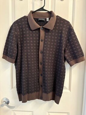 Tahari Two-Tone Brown and Black Textured, button up, polo styled knit shirt